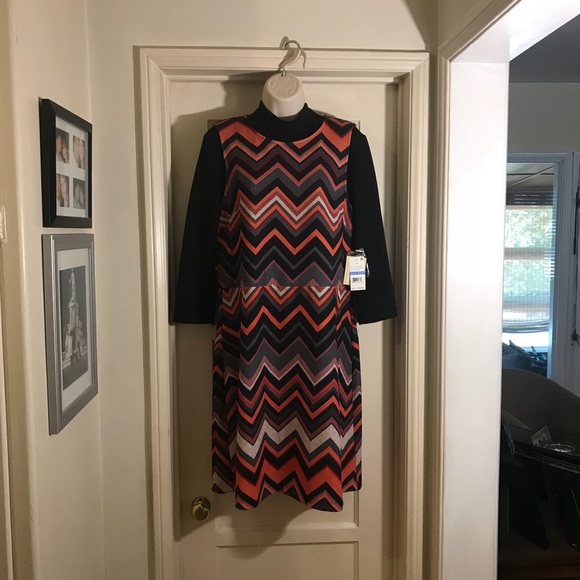 ECI Chevron Dress NWT - Picture 4 of 4